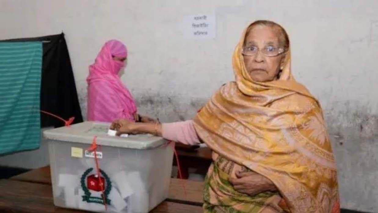  নির্বাচনে নারীর ভোটাধিকার