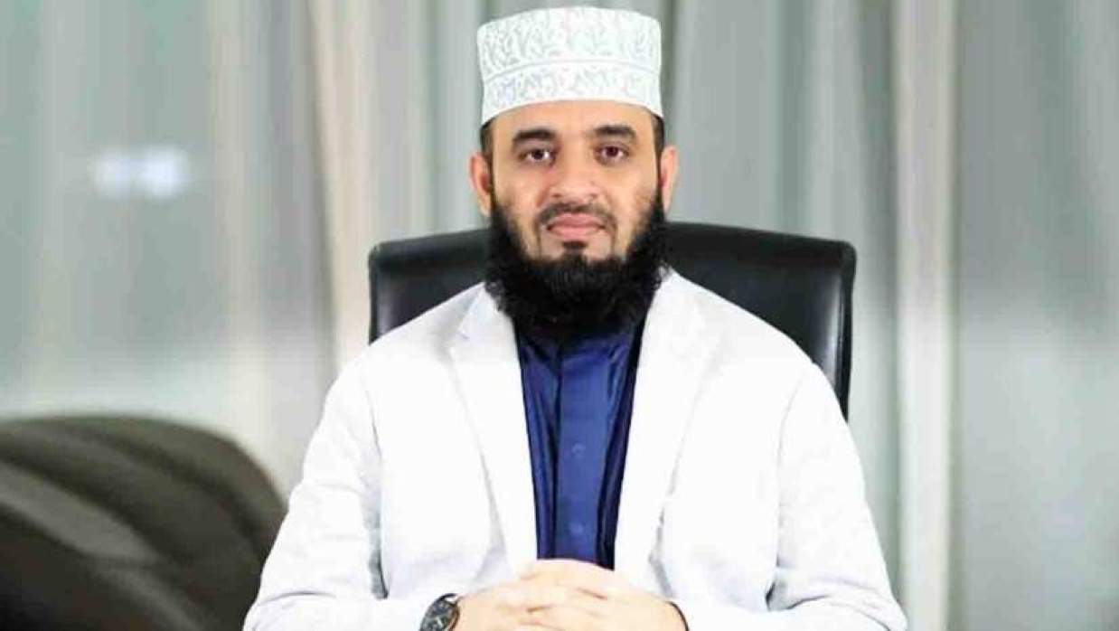 জনপ্রিয় ইসলামী বক্তা ও লেখক ড. মিজানুর রহমান আজহারী