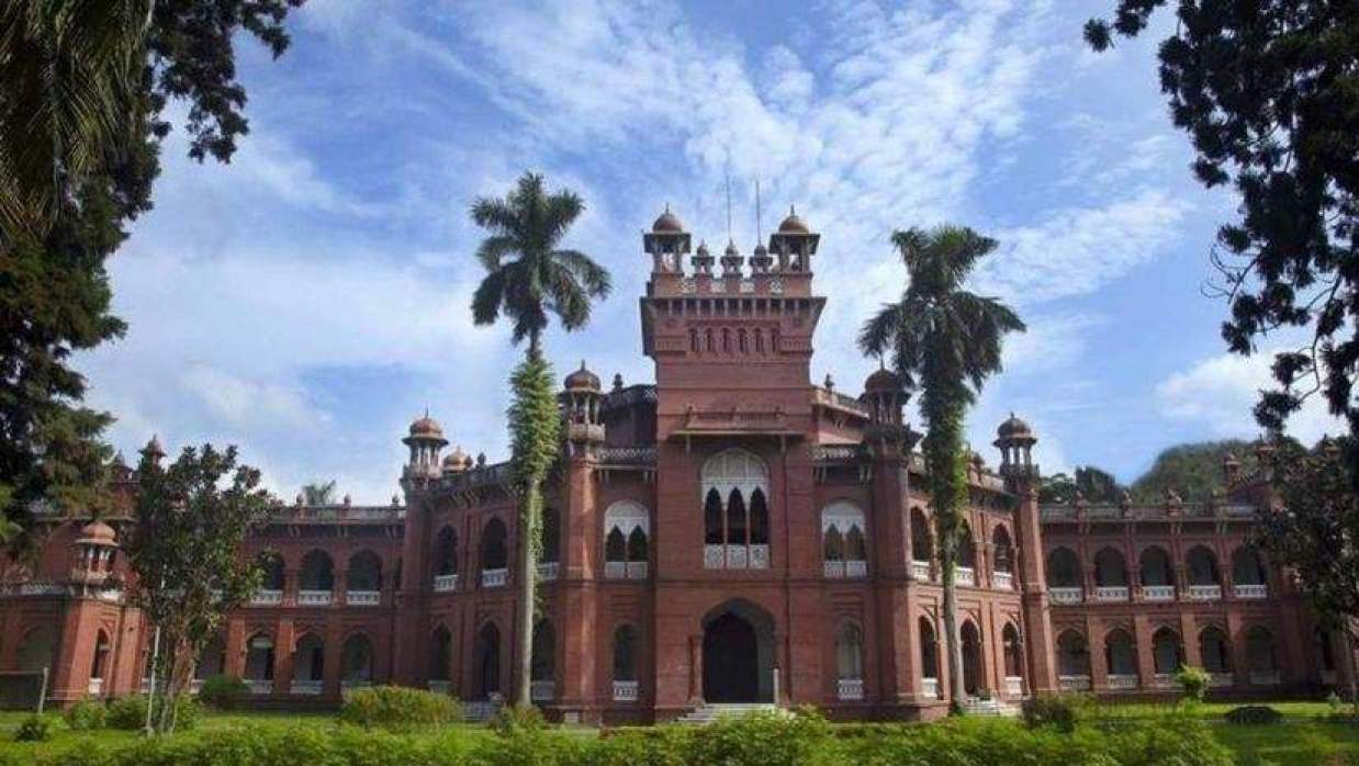 দুদিন অনলাইনে ক্লাস পেলেন ঢাবি শিক্ষার্থীরা