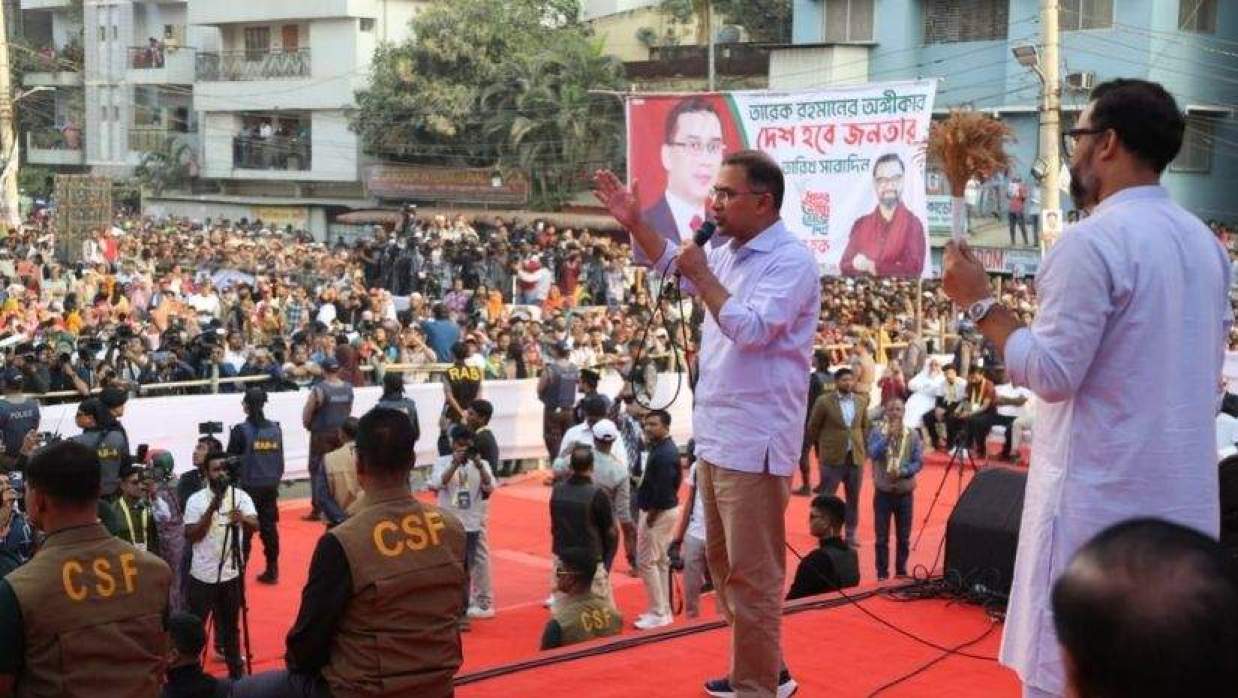 ইসিবি চত্বরে নির্বাচনী পথসভায় বক্তব্য দিচ্ছেন তারেক রহমান