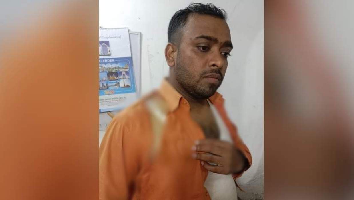 এনসিপি প্রার্থীর কেন্দ্র এজেন্টকে কুপিয়ে আহত করেছে দুর্বৃত্তরা