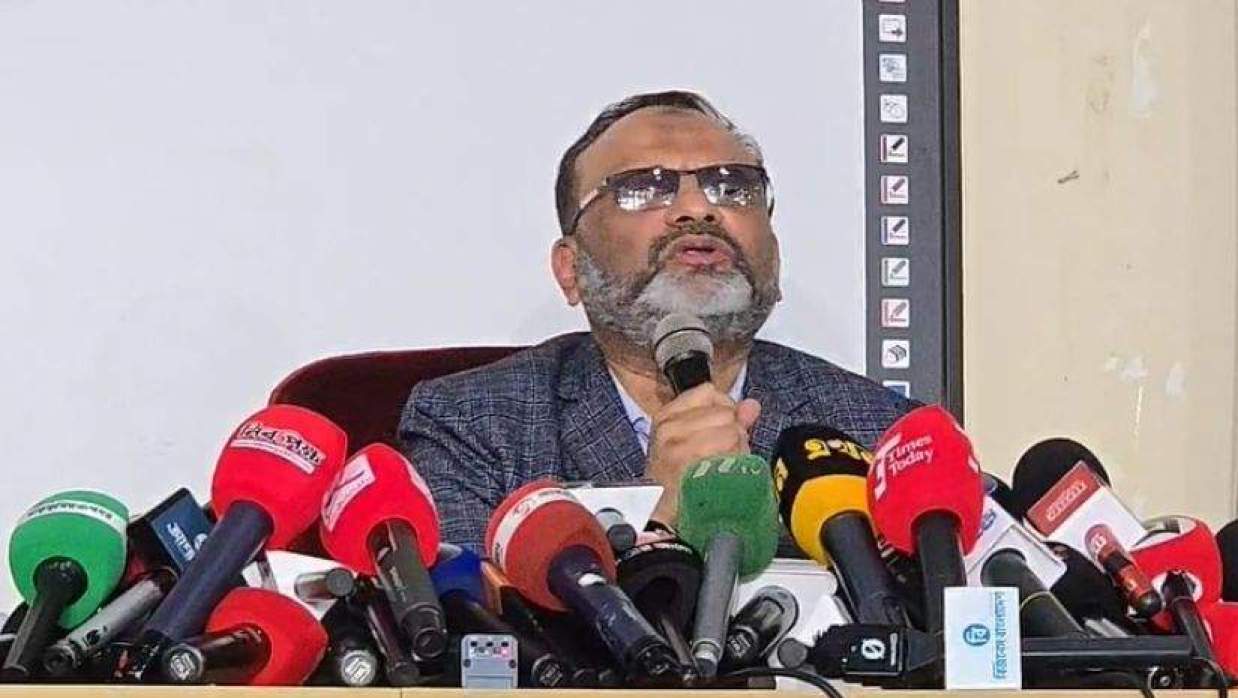 কথা বলছেন ঢাবি ভিসি