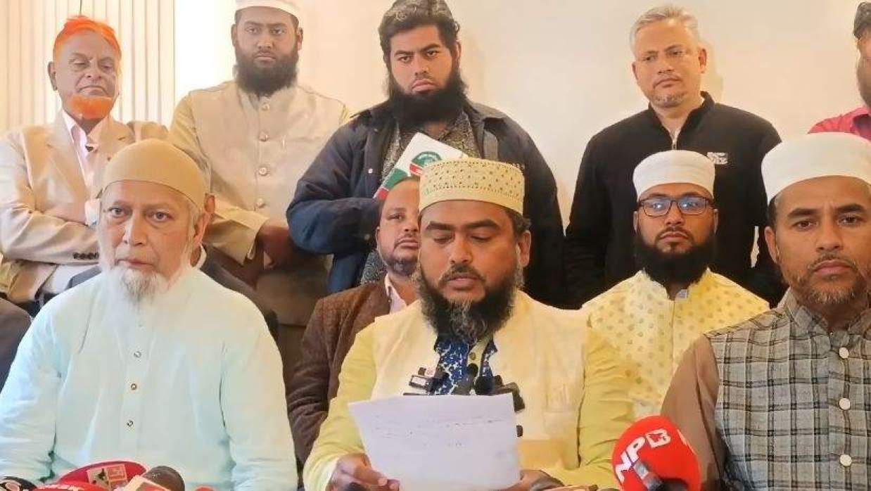 সংবাদ সম্মেলনে উপস্থিত নেতারা।