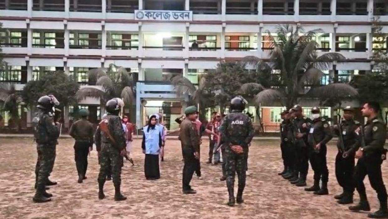 নির্বাচনের আগে নিরাপত্তা মহড়ায় আইনশৃঙ্খলা বাহিনী