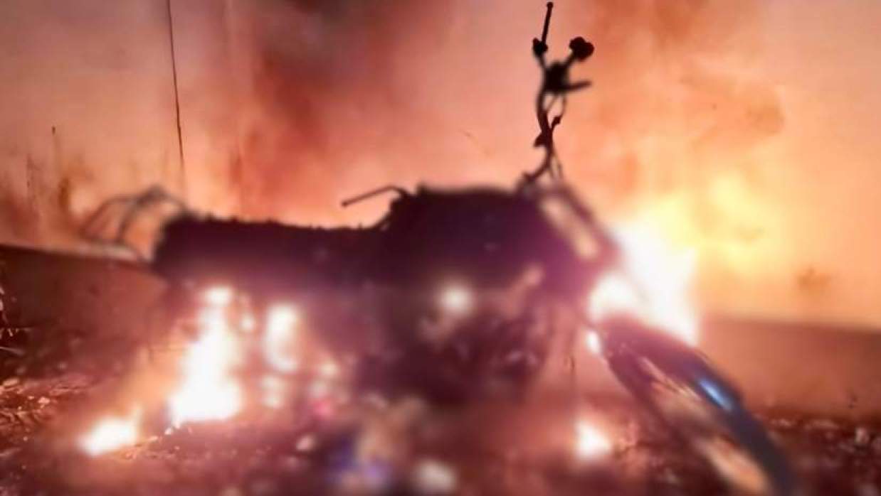  ছাত্রদল নেতার মোটরসাইকেলে আগুন