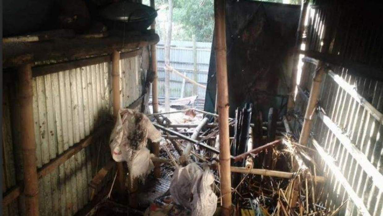 কুষ্টিয়ায় জামায়াত নেতার বাড়িতে আগুন