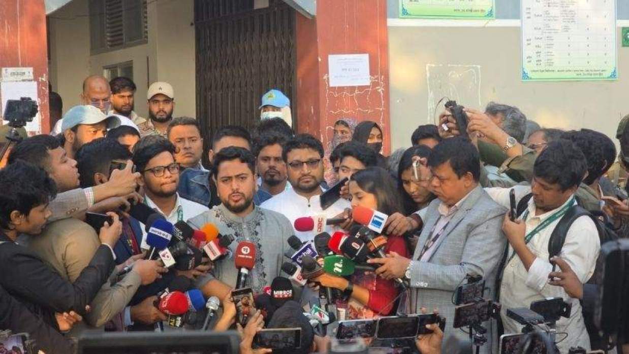 ভোট প্রদান শেষে নাহিদ ইসলাম