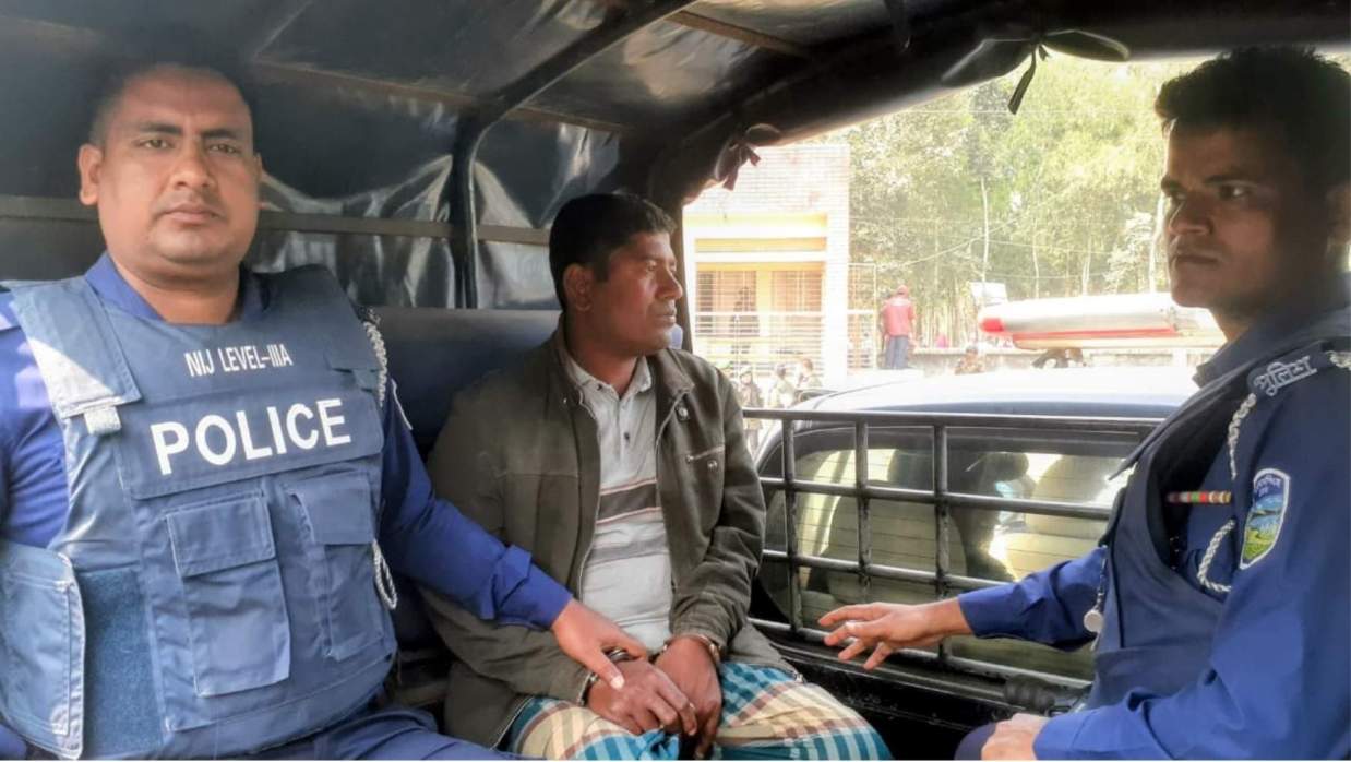 ব্যালট ছিনতাই: ধানের শীষের সিলসহ আটক যুবক