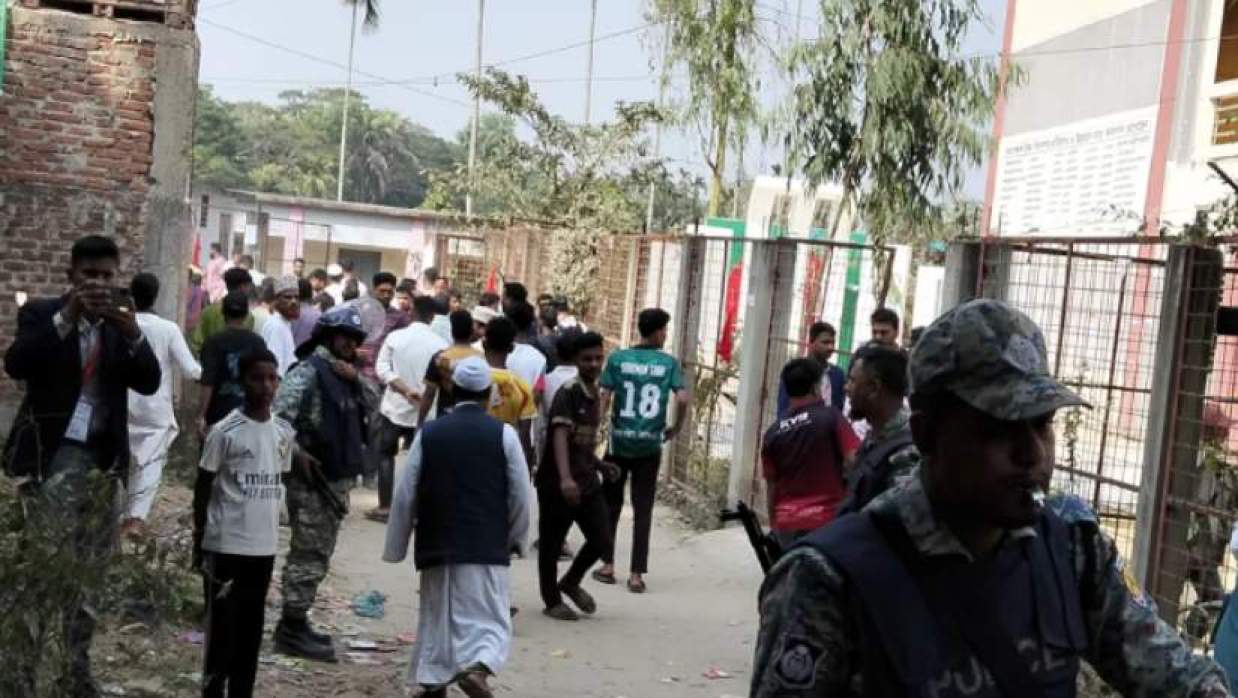 চট্টগ্রাম-১৩ আসনে দুই প্রার্থীর সমর্থকদের মধ্যে সংঘর্ষ