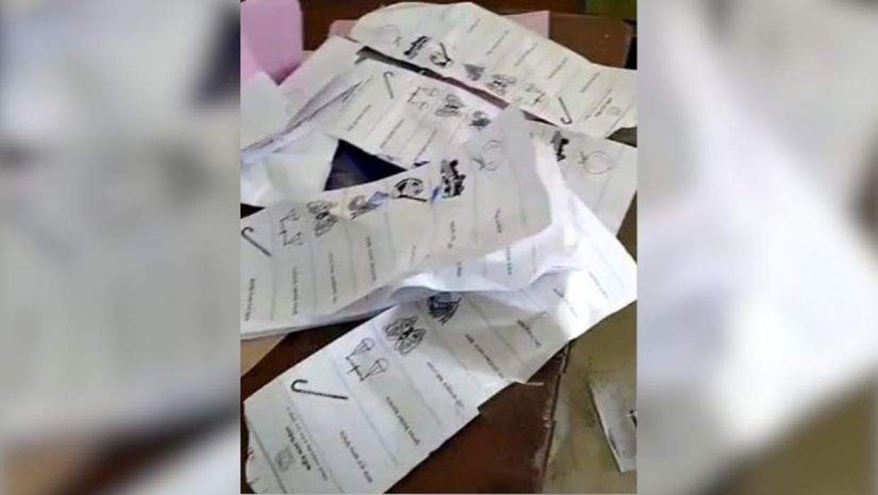 লালমাইয়ে ৩৮টি সিল মারা ব্যালট বাতিল