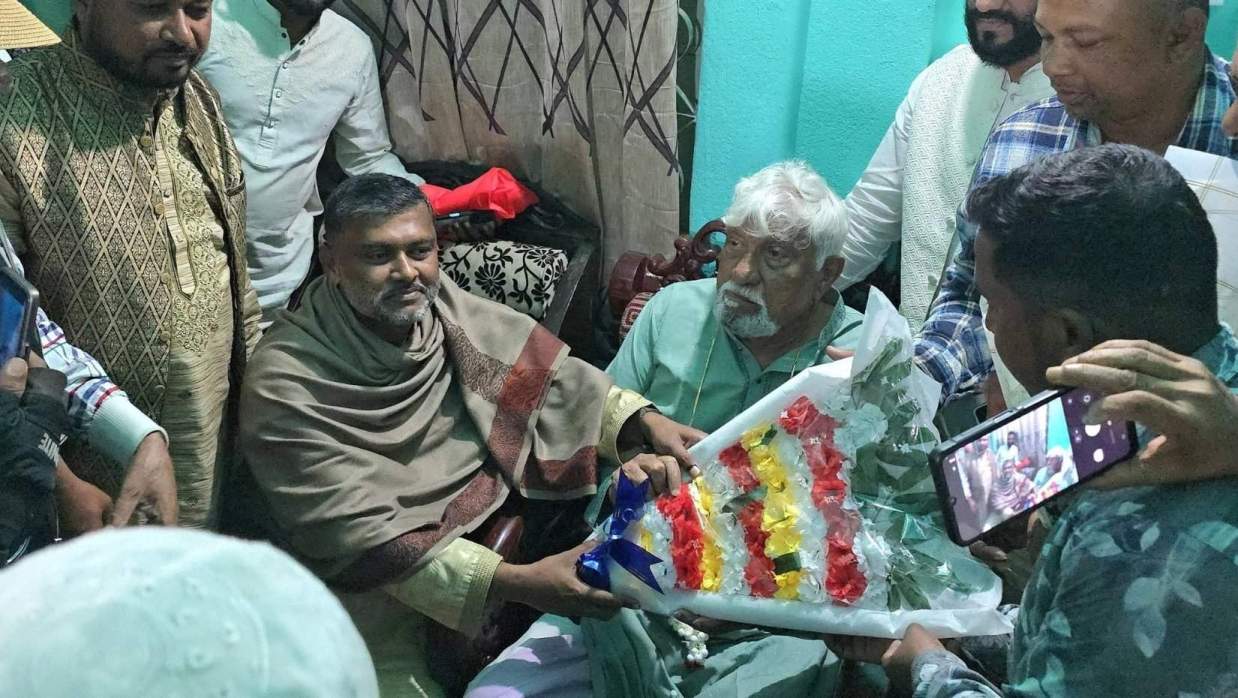 কেউ ভোট দেয়নি বলে ভেঙে পড়ব; আমি তেমন মানুষ নই: শিশির মনির