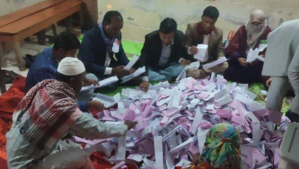 ভোট গ্রহণ শেষে গণনা করা হয়