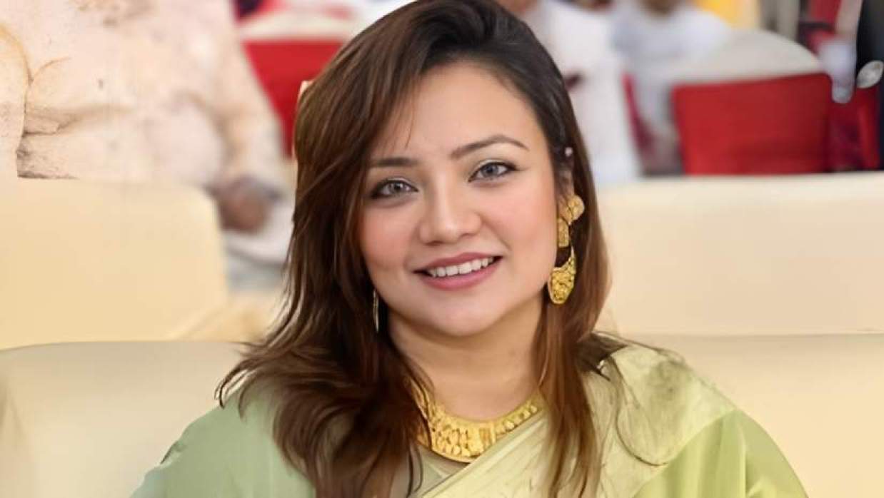 ঢাবি শিক্ষক মোনামীকে হত্যার হুমকি 