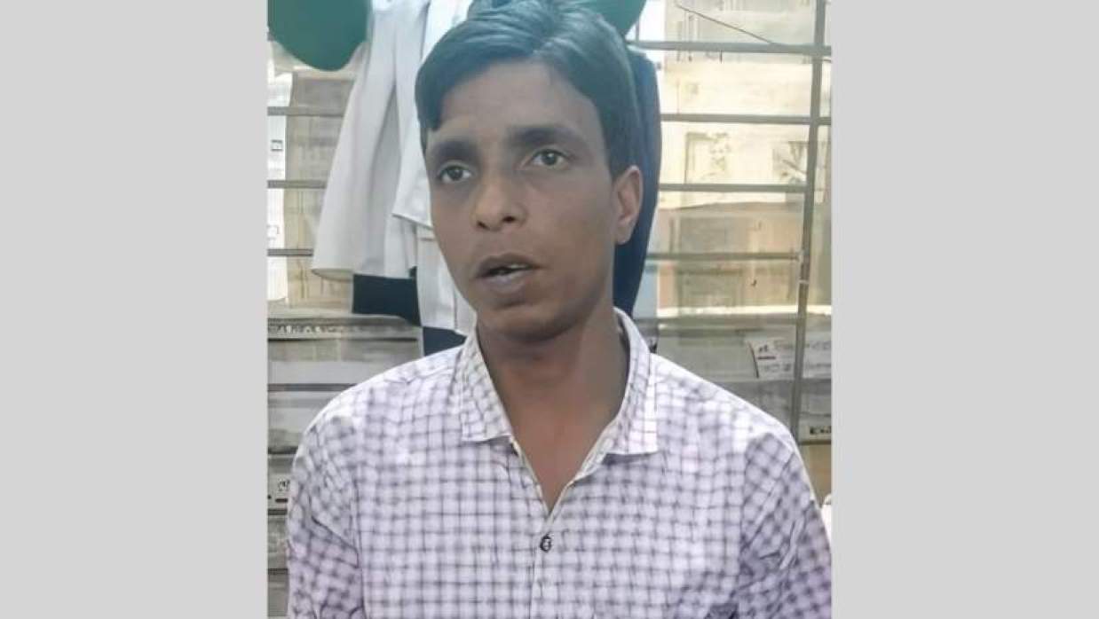 পরীক্ষা না দিয়েই হাতে পেলেন নিয়োগপত্র, যোগ দিতে এসে আটক চাকরিপ্রার্থী