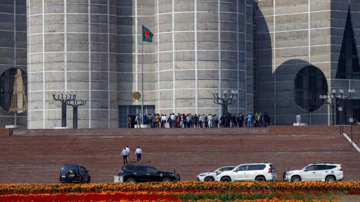 জাতীয় সংসদ ভবনের দক্ষিণ প্লাজা