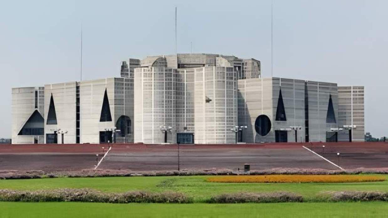  শপথ নিতে সংসদ ভবনে আসছেন এমপিরা