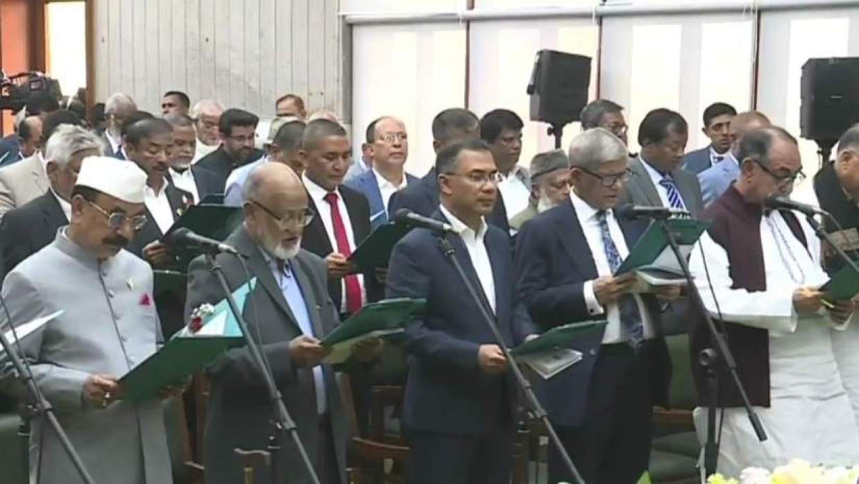 তারেক রহমানের নেতৃত্বে শপথ নিলেন বিএনপির এমপিরা