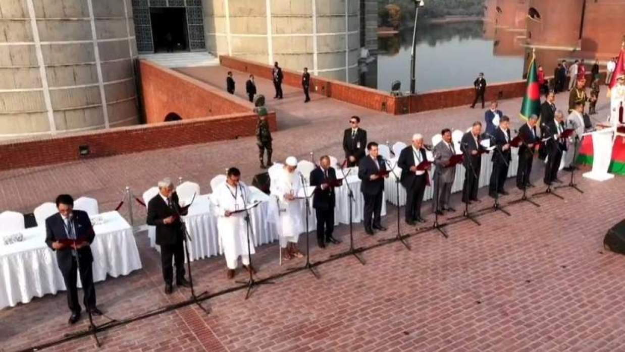 মন্ত্রী হিসেবে শপথ নিয়েছেন ২৫ জন