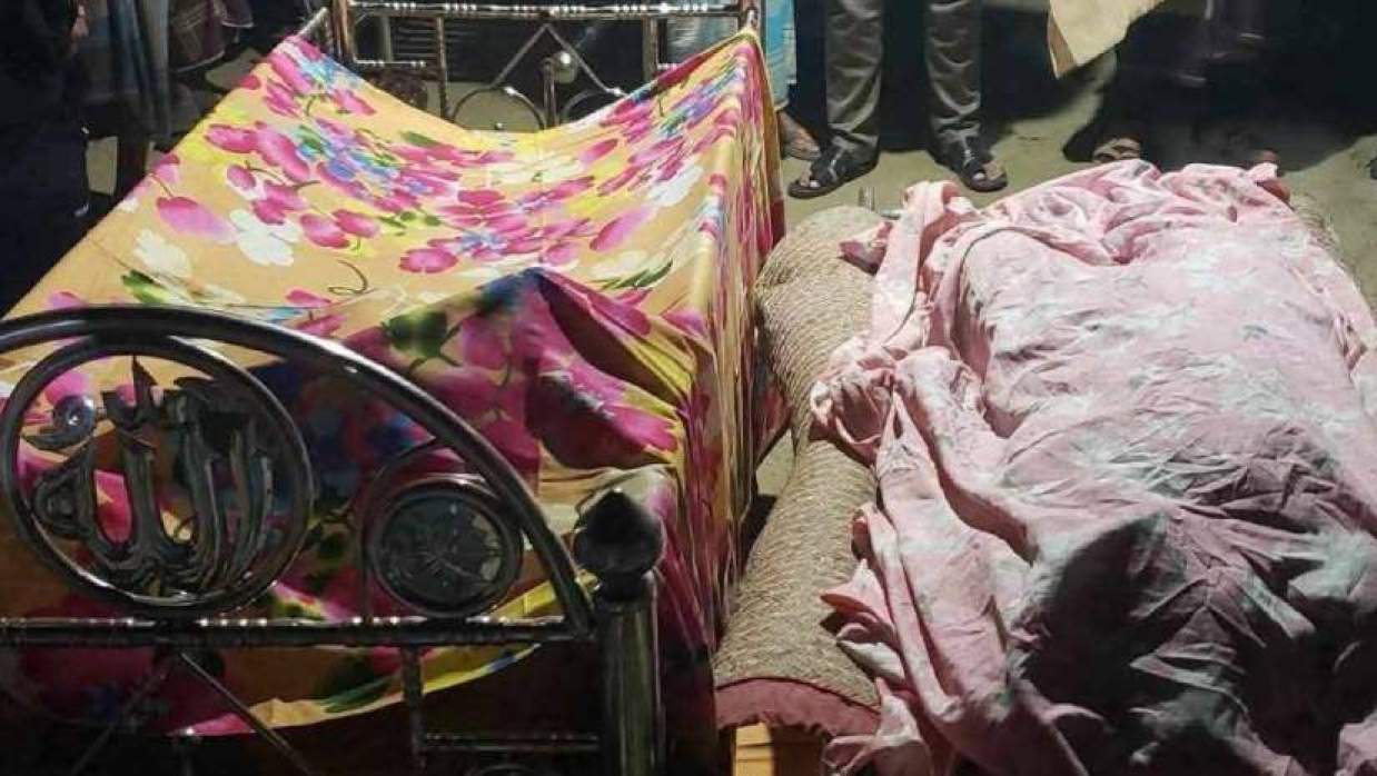 চাঁদপুরে বিদ্যুৎপৃষ্ট হয়ে মা-ছেলের মৃত্যু