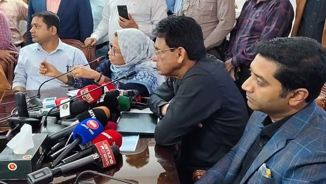 সচিবালয়ে শিক্ষামন্ত্রী ও প্রতিমন্ত্রীর সংবাদ সম্মেলন