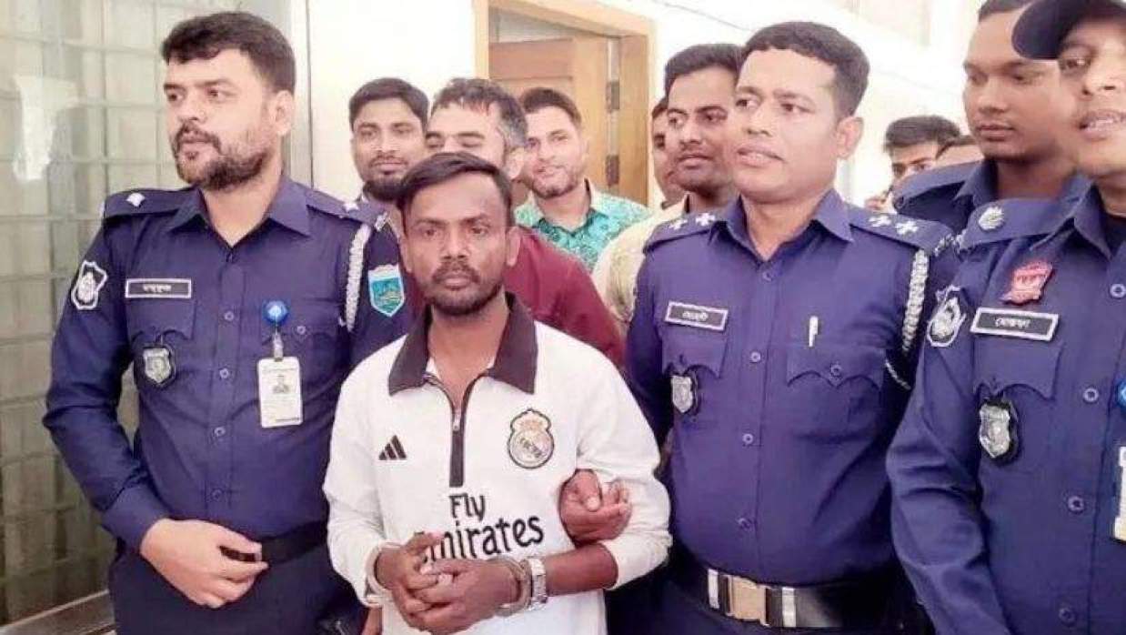 বগুড়া থেকে হিরো আলম গ্রেপ্তার