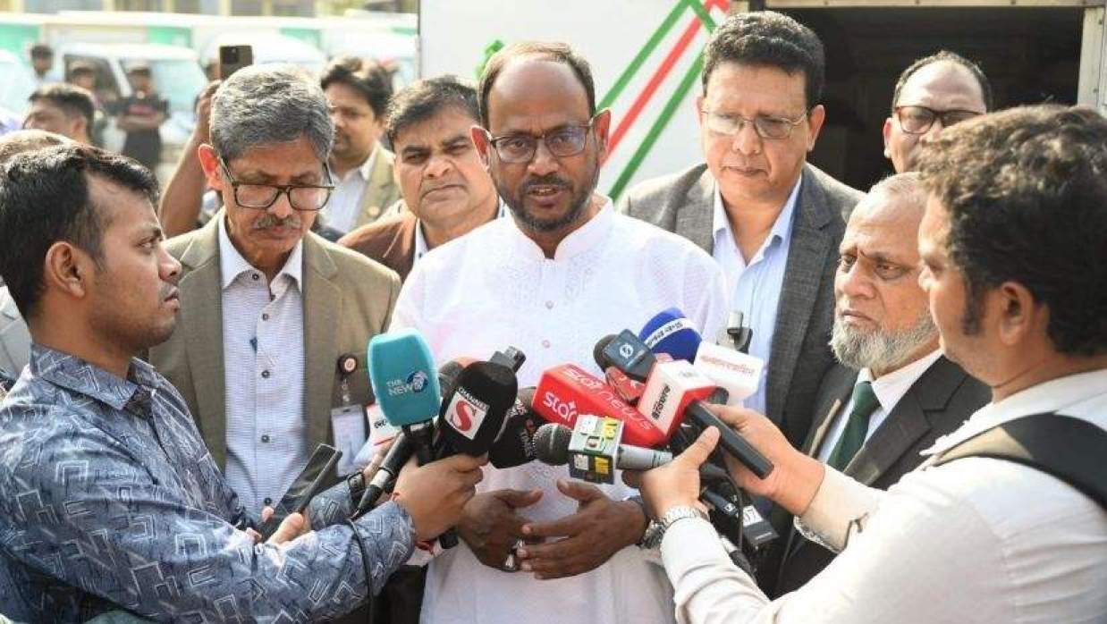 প্রতিমন্ত্রী সুলতান সালাউদ্দিন টুকু কথা বলেছেন