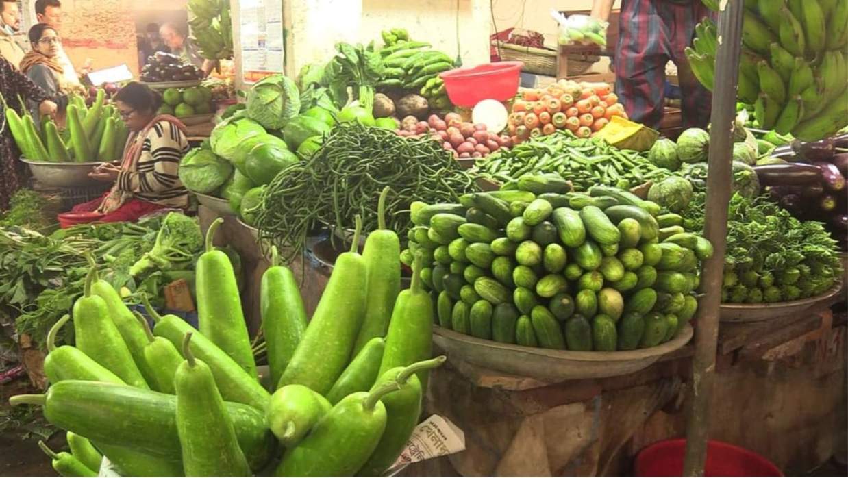 নিত্যপ্রয়োজনীয় দ্রব্যের উর্ধ্বগতি মূল্যে ভোগান্তিতে গোপালগঞ্জের সাধারণ মানুষ