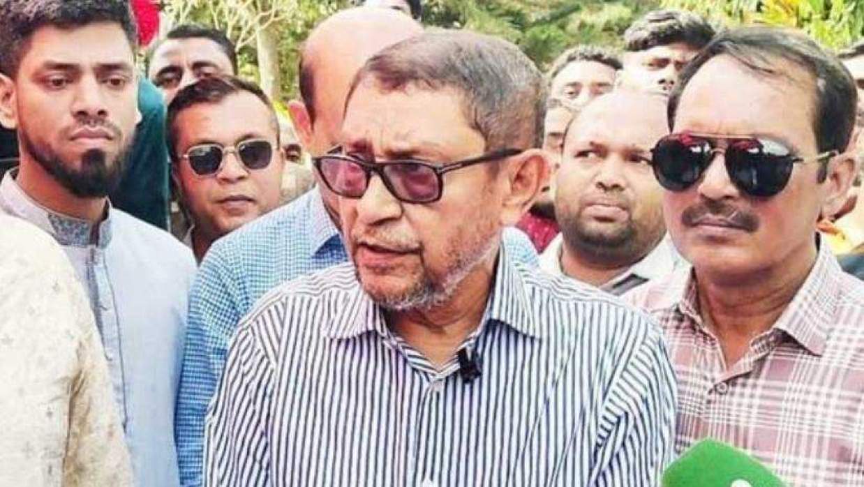 কথা বলছেন স্বাস্থ্যমন্ত্রী সরদার মো. সাখাওয়াত হোসেন