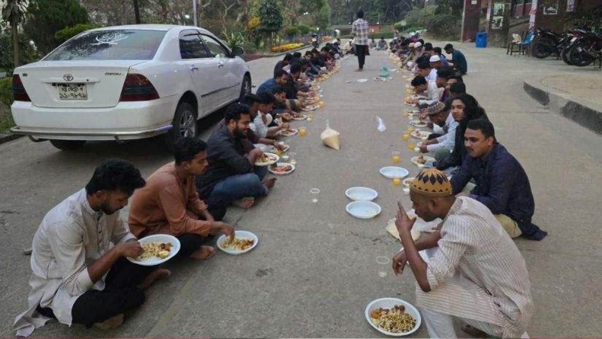 প্রতিবন্ধী শিক্ষার্থীদের নিয়ে ইফতার মাহফিলের আয়োজন