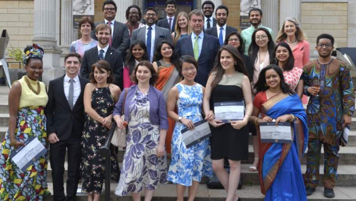 যুক্তরাজ্যে উইডেনফেল্ড হফম্যান স্কলারশিপে স্নাতকোত্তরে পড়তে চাইলে আবেদন করুন খুঁটিনাটি জেনেই