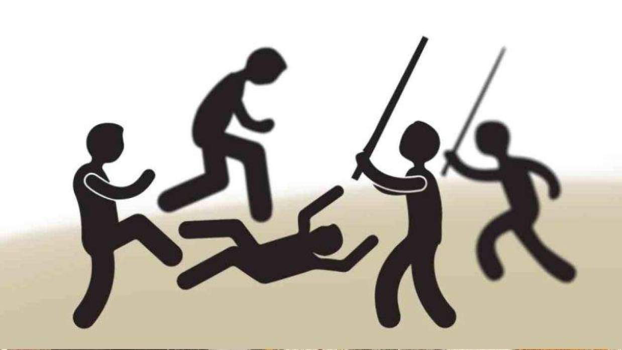 পিটিয়ে রক্তাক্ত