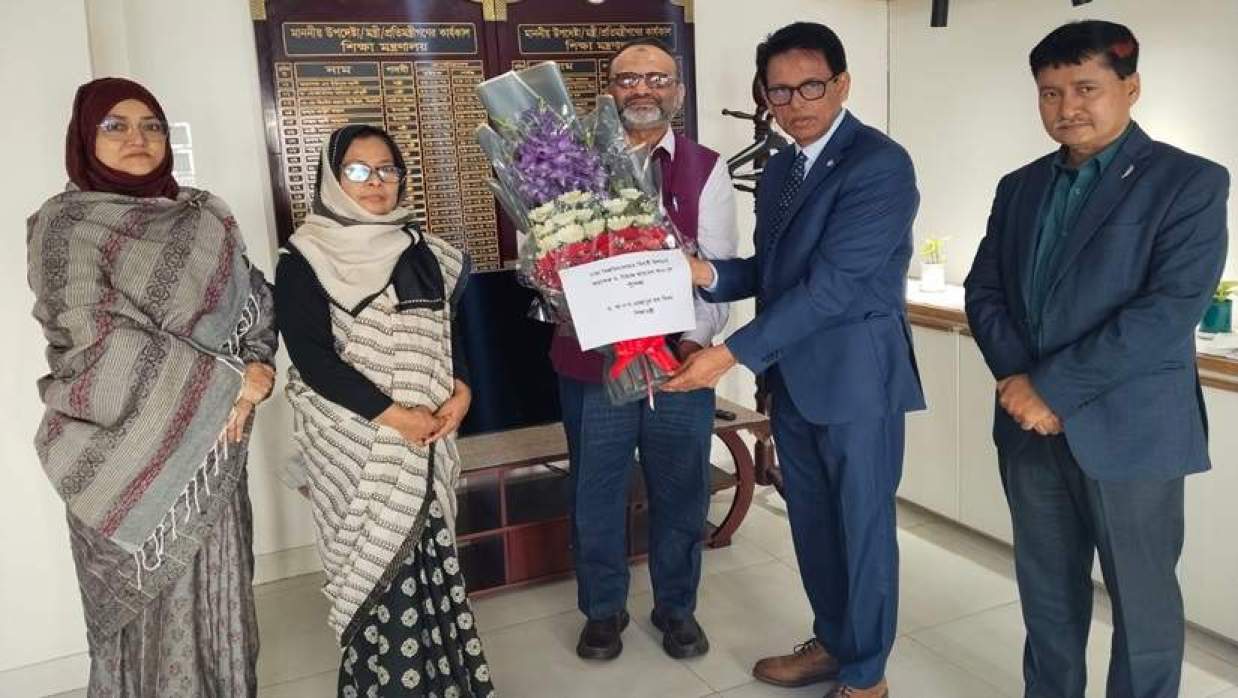 অধ্যাপক নিয়াজ আহমদকে ‘বিদায়ী উপাচার্য’ লিখে শুভেচ্ছা শিক্ষামন্ত্রীর