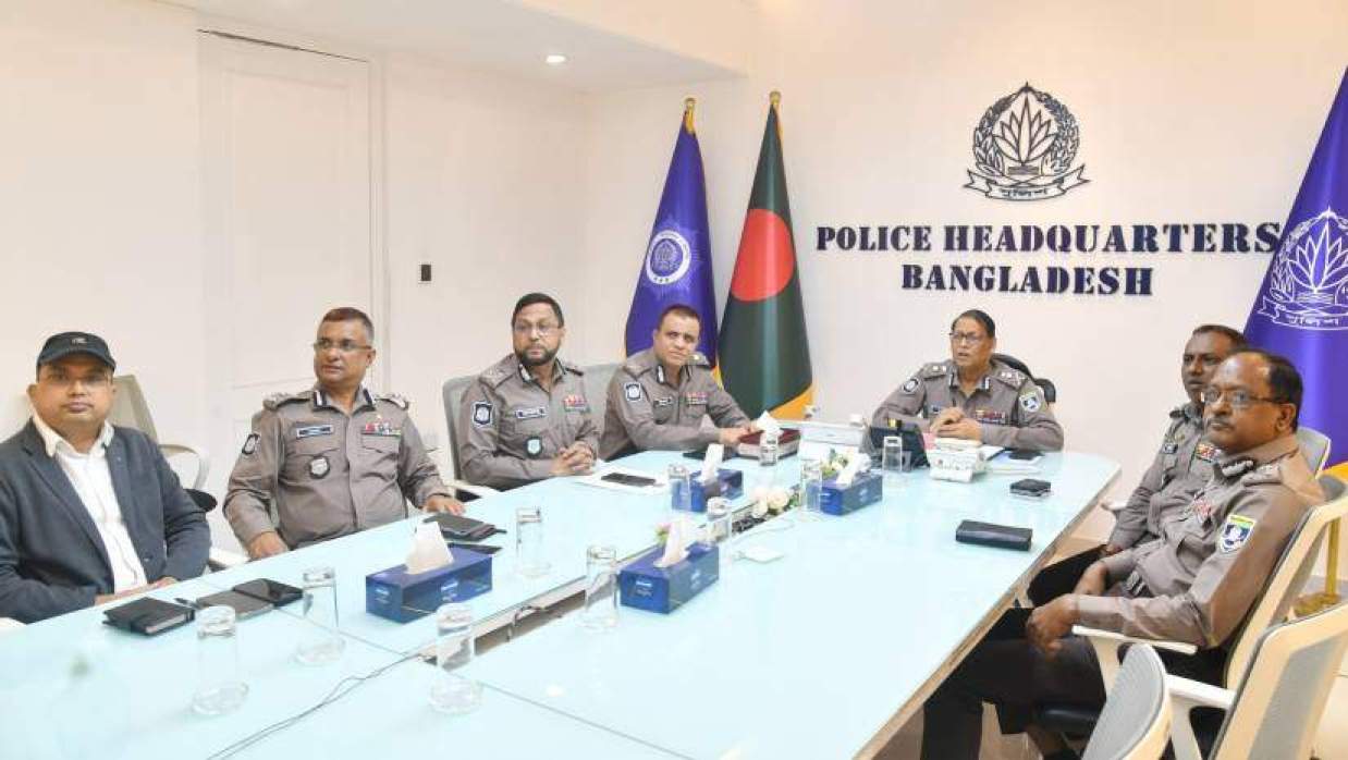 চাঁদাবাজি, ছিনতাই ও মাদক প্রতিরোধে কঠোর নির্দেশনা আইজিপির