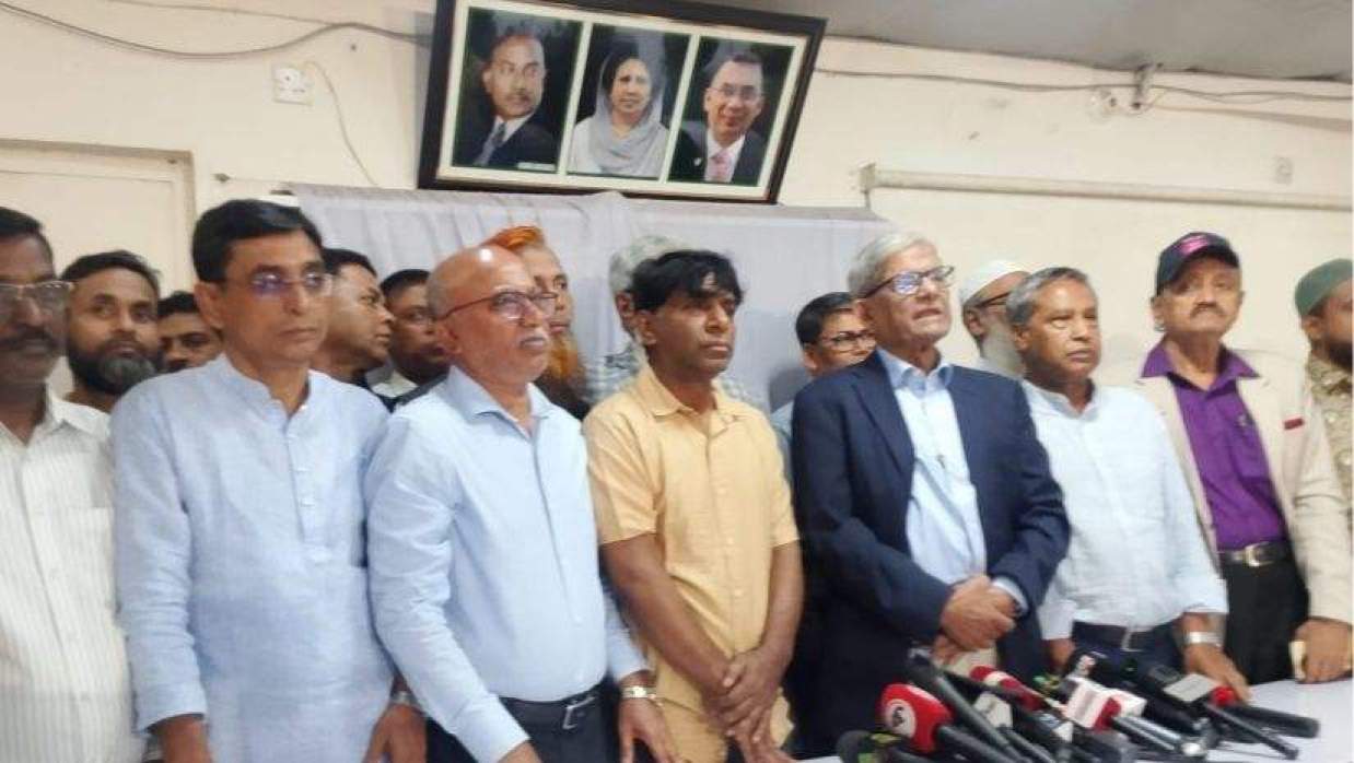 নয়া পল্টনে মির্জা ফখরুল, নীরবতা কাটিয়ে ‘সরব’ বিএনপি কার্যালয়