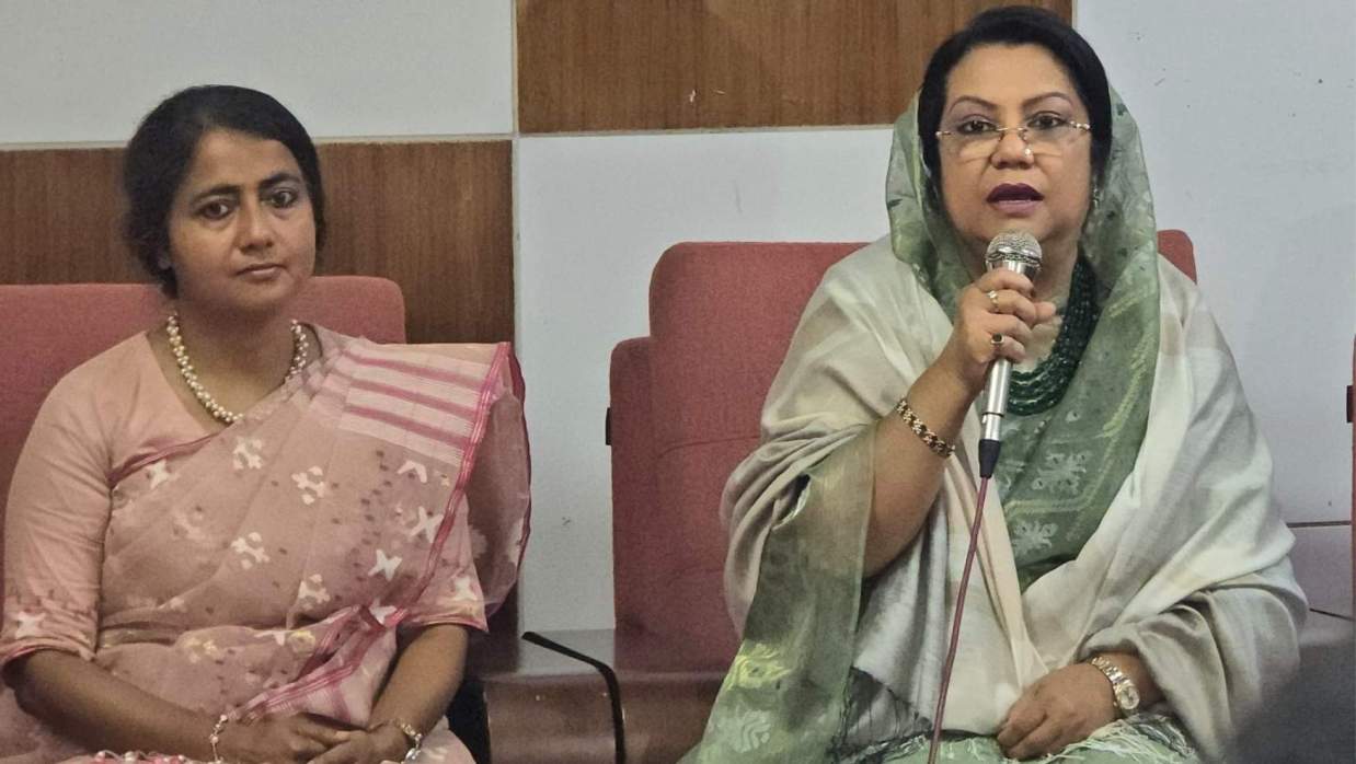 মতবিনিময়ে বেসামরিক বিমান পরিবহন ও পর্যটন মন্ত্রী আফরোজা খানম রিতা