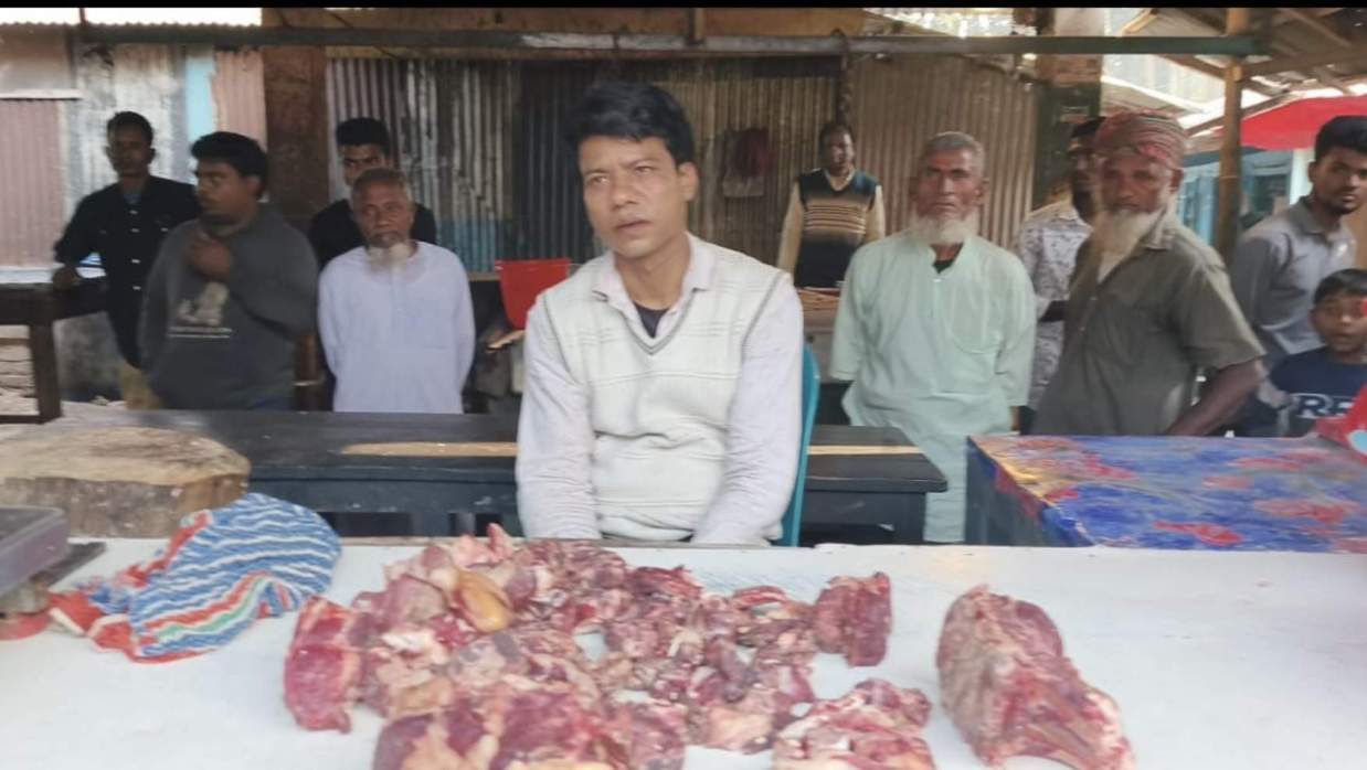 গরুর পঁচা মাংস বিক্রির দায়ে ব্যবসায়ীকে জরিমানা