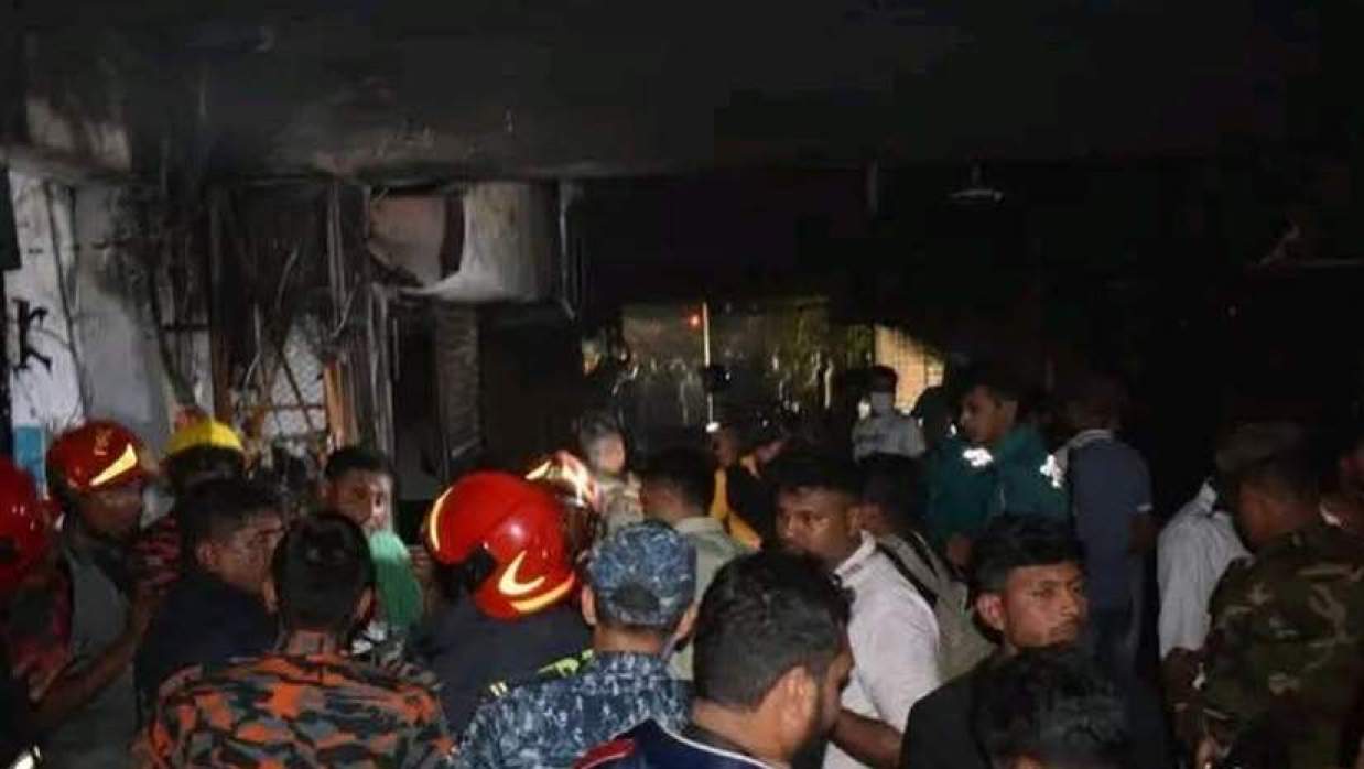 নূর শপিং সেন্টারে অগ্নিকাণ্ড