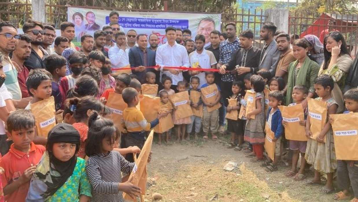 বগুড়ায় সুবিধাবঞ্চিত শিশুদের জন্য ছাত্রদলের পাঠশালা