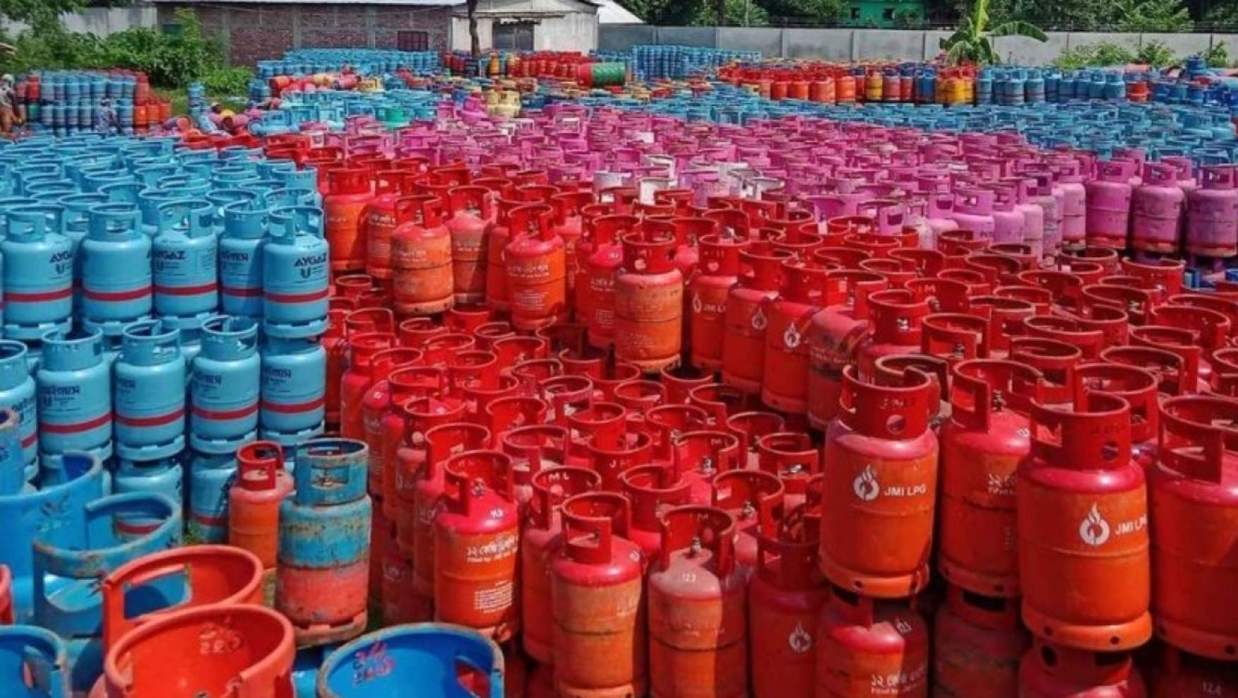 গ্যাসের দাম কমল