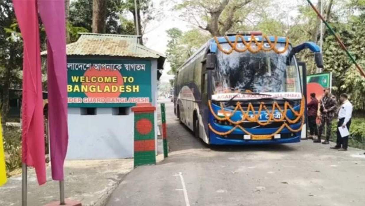 দেড় বছর পর ফের চালু হলো আগরতলা-ঢাকা-কলকাতা বাস সার্ভিস