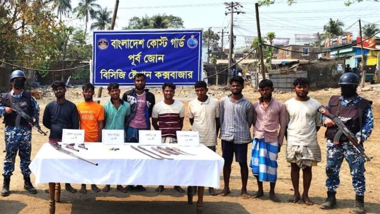 জাহাঙ্গীর বাহিনীর প্রধানসহ আটক ৯