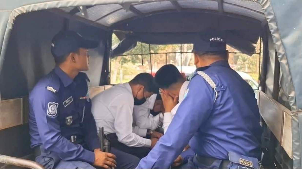  কিশোরগঞ্জে লিখিত পরীক্ষায় প্রক্সি দিয়ে পাস, ভাইবা দিতে এসে ৯ পরীক্ষার্থী আটক