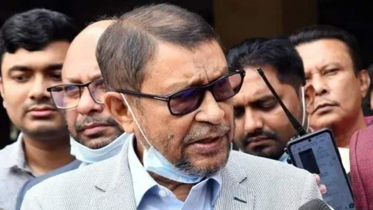 বুধবার সকালে সাংবাদিকদের সঙ্গে কথা বলেন স্বাস্থ্যমন্ত্রী