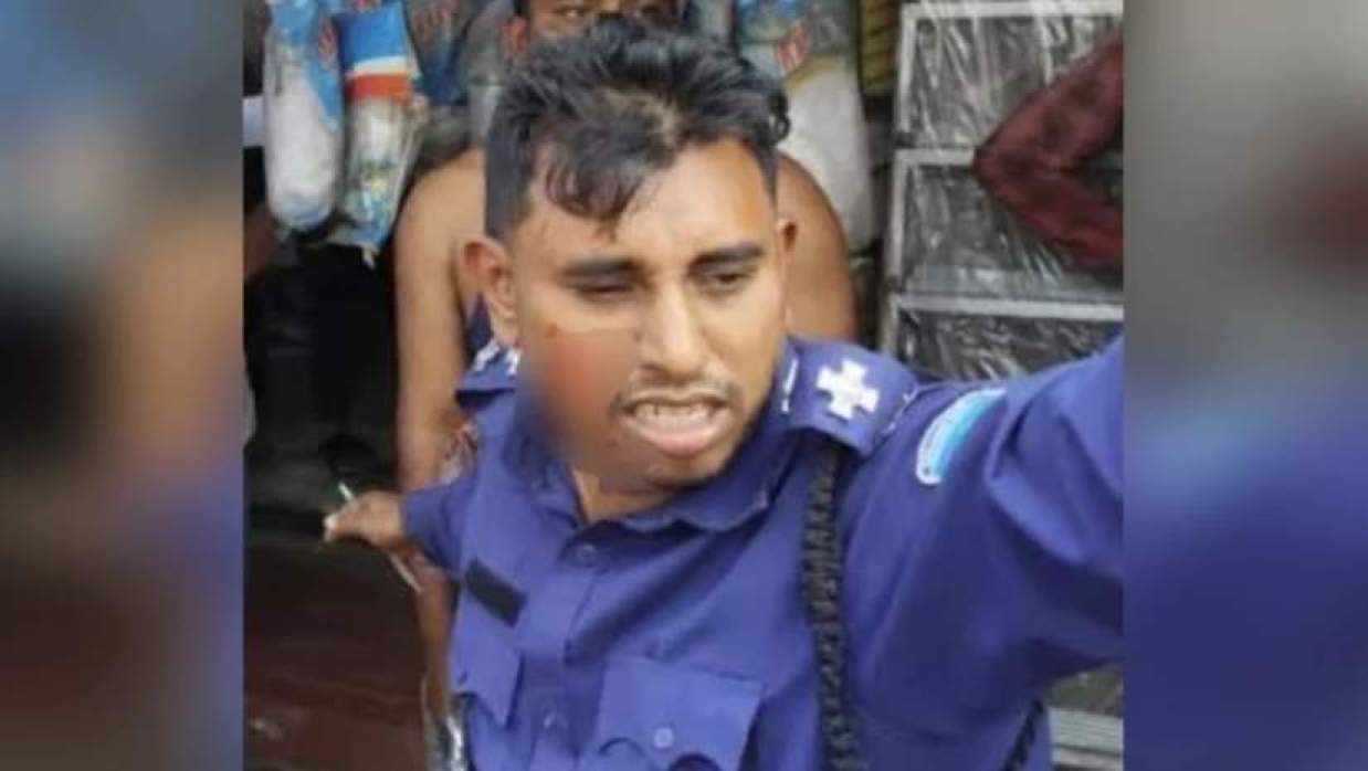 কাগজপত্র দেখতে চাওয়ায় ট্রাফিক পুলিশকে ‘মেরে রক্তাক্ত’ করলেন ট্রাকচালক