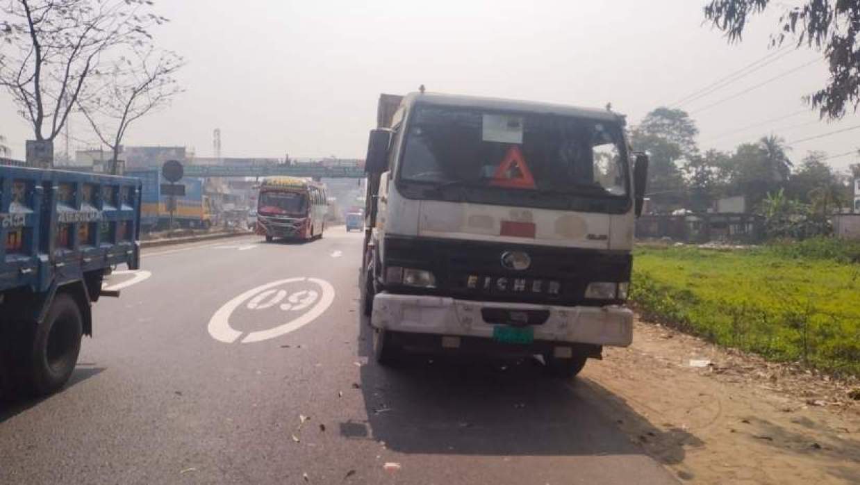 মিরসরাইয়ে লরির চাপায় প্রাণ গেল বৃদ্ধের