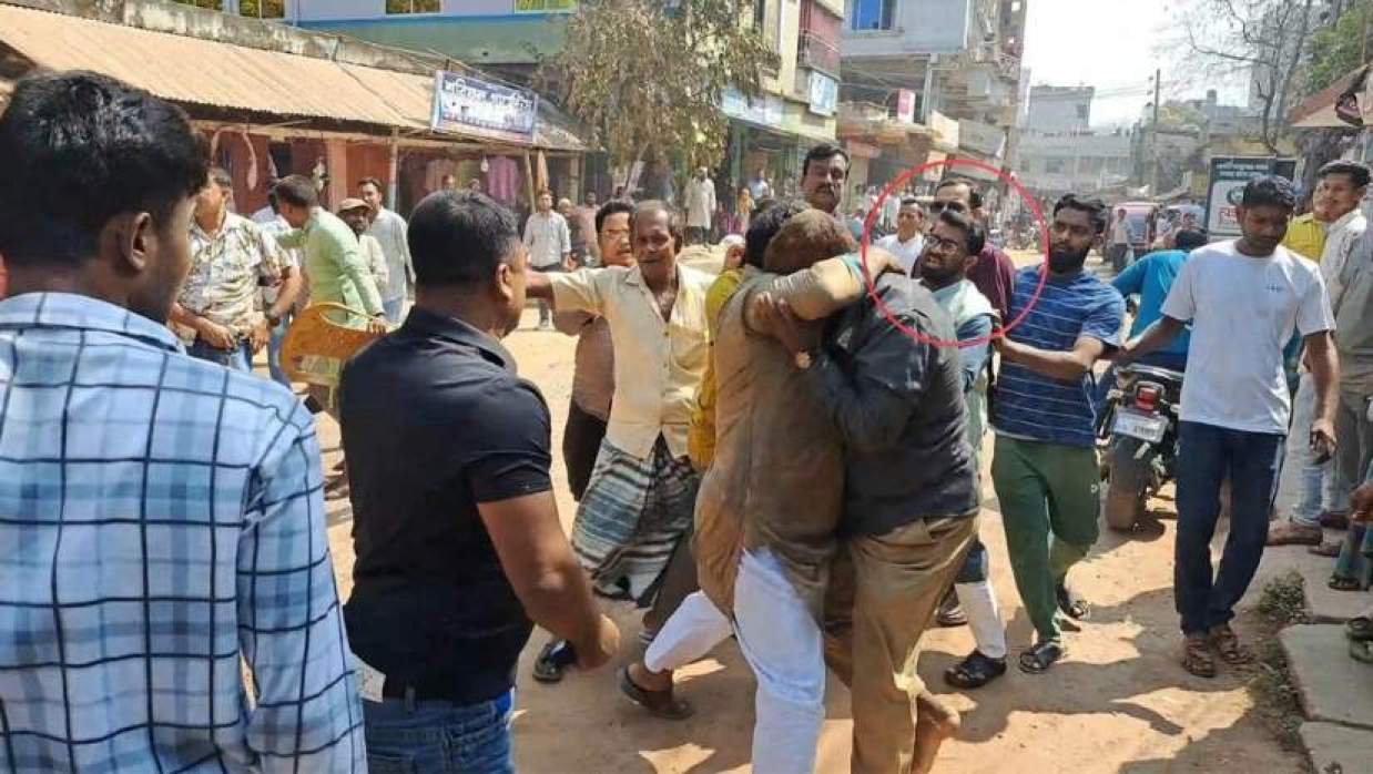 রাশেদ খানের সামনে বিএনপির দুই গ্রুপের সংঘর্ষ