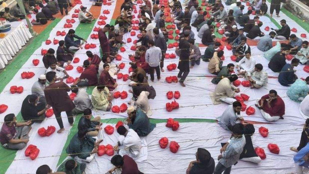 দুদিনে ঢামেকের ১৪০০ ছাত্রছাত্রীর ইফতার আয়োজন করল শিবির