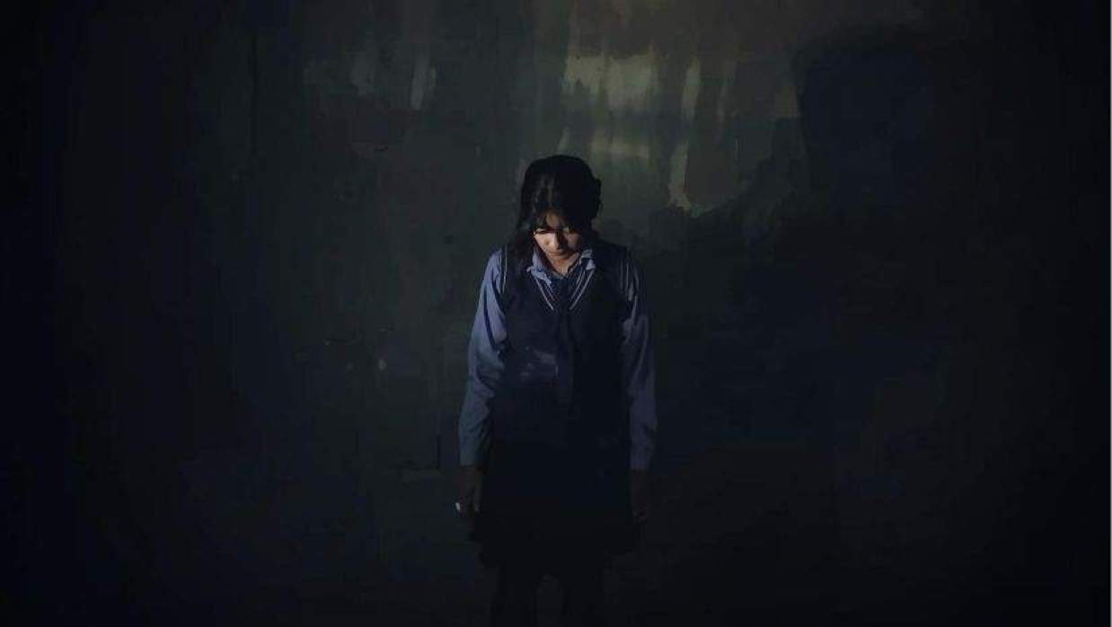 আত্মহত্যা করা শিক্ষার্থীদের অর্ধেকই স্কুলের