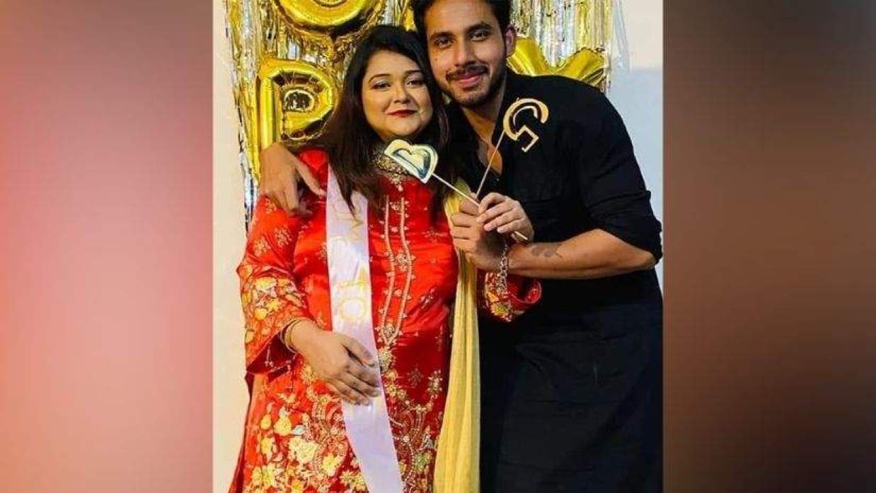 জাহের আলভী ও তার স্ত্রী ইকরা