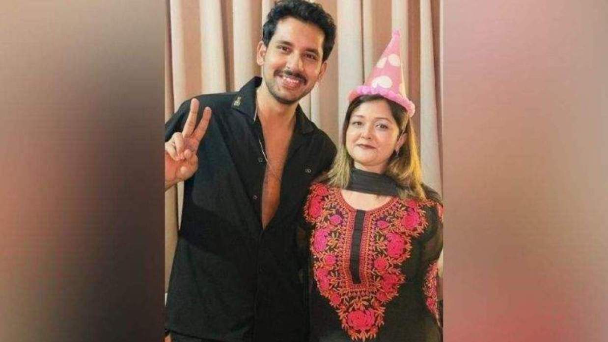 জাহের আলভী ও ইভনাথ খান ইকরা